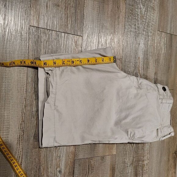 American Eagle Outfitters Classic Fit 7" Inseam Flat Front Shorts Men's Size 28 - Picture 6 of 7